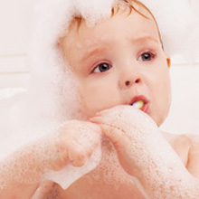 Brosser les dents bébé 18 mois - allobébé